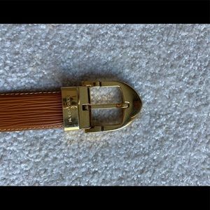 Louis Vuitton epi belt!